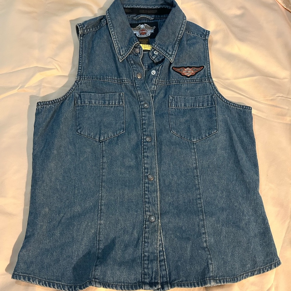Harley Davidson denim sleeveless top. Size medium.